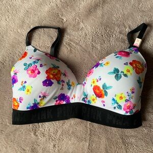 VS PINK WEAR EVERYWHERE LIGHTLY LINED WIRELESS BRA